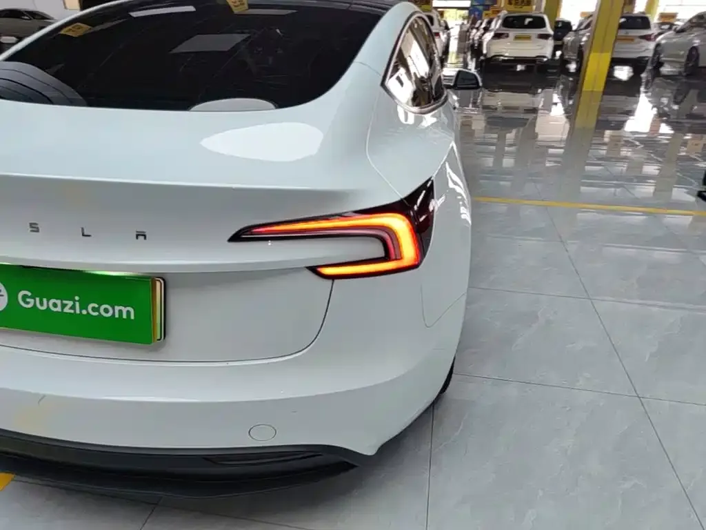 Tesla Model 3 — фото 2
