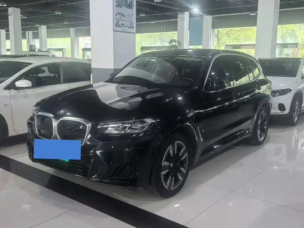 BMW iX3 — фото 2