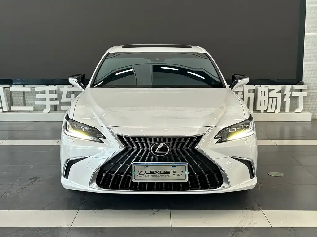 Lexus ES — фото 5