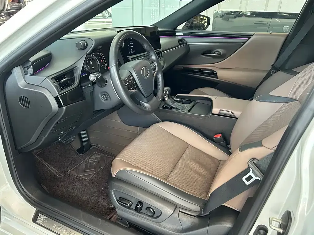 Lexus ES — фото 10