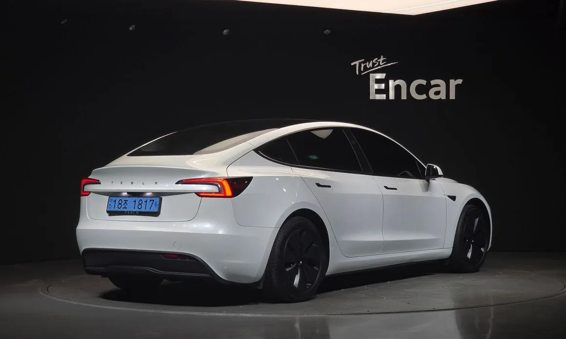 Tesla Model 3 — фото 2