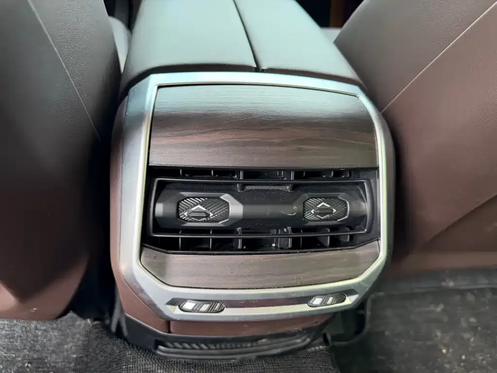 BMW 7 Series — фото 10
