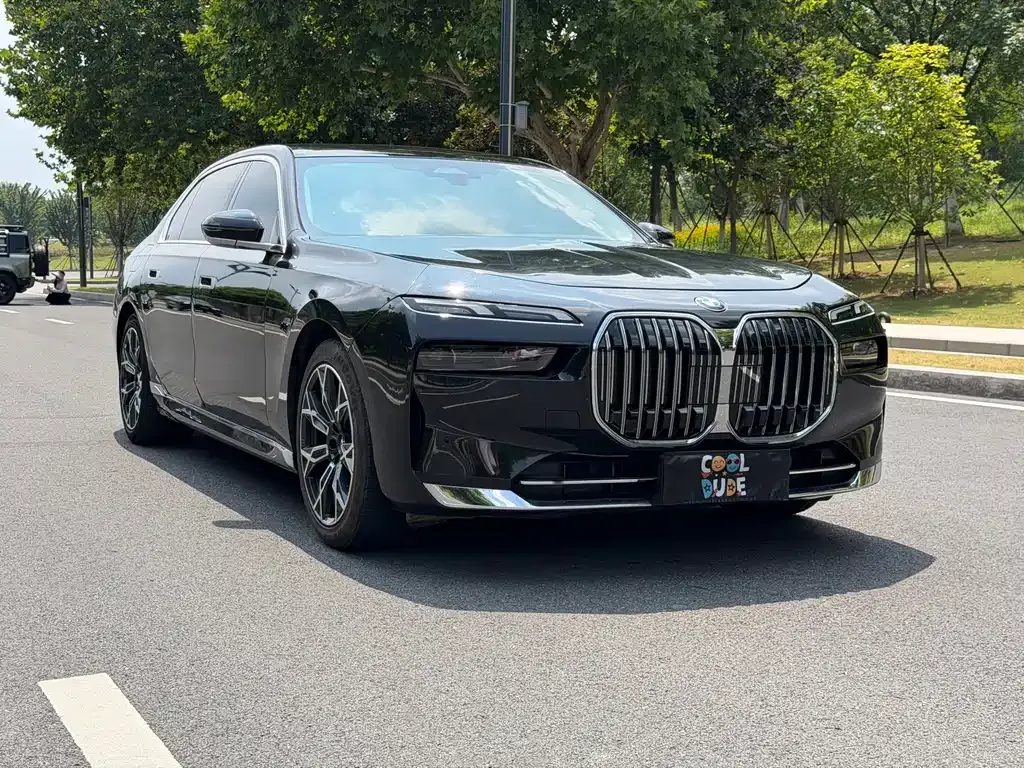 BMW 7 Series — фото 4