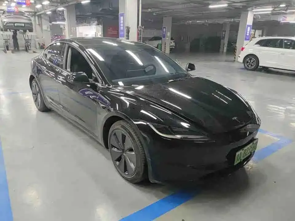 Tesla Model 3 — фото 3