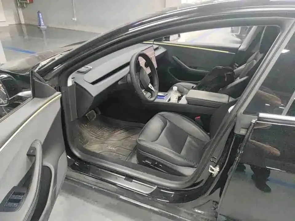 Tesla Model 3 — фото 2