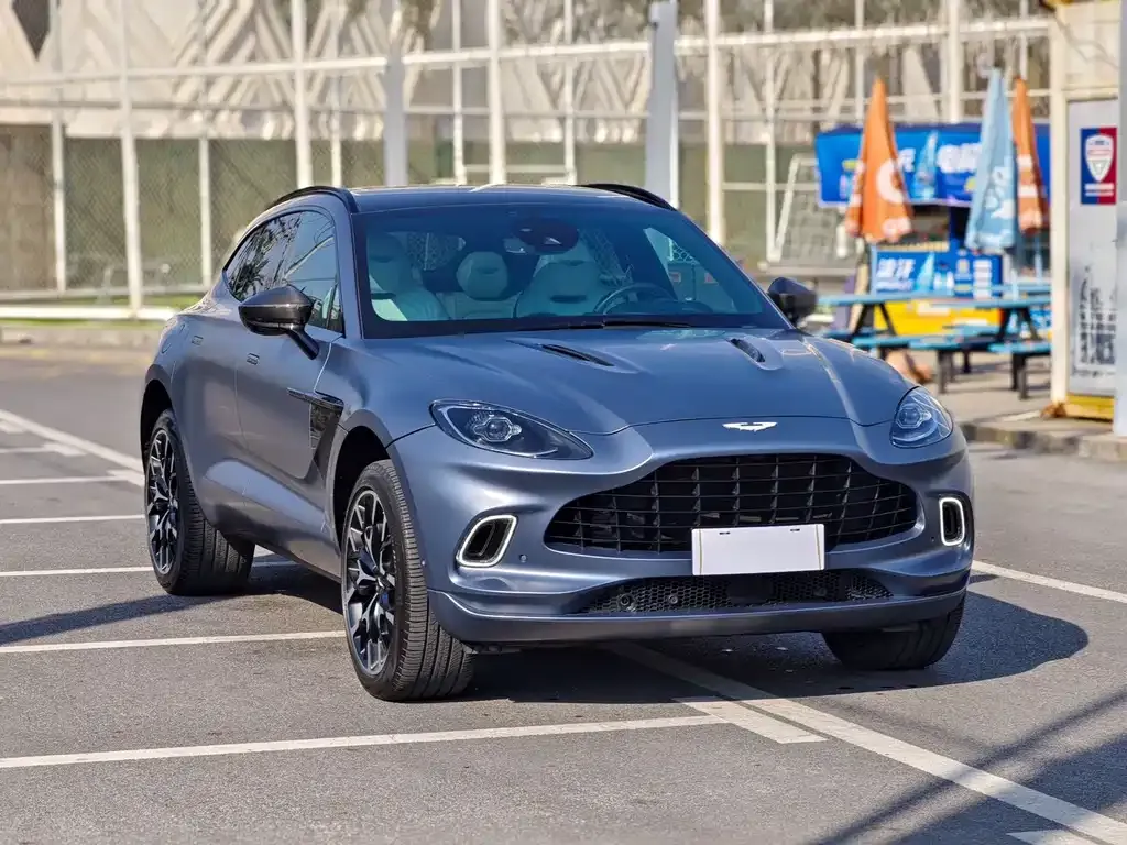 Aston Martin DBX — фото 3