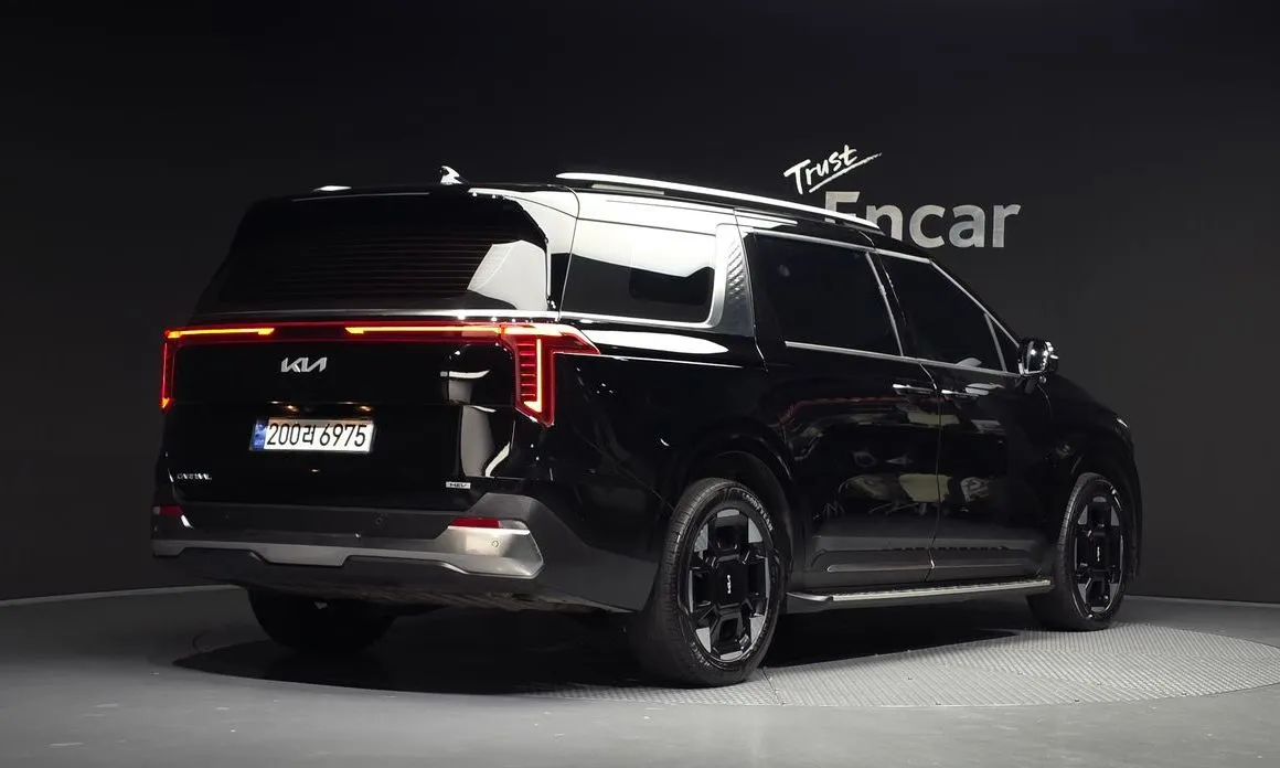 Kia Carnival — фото 3