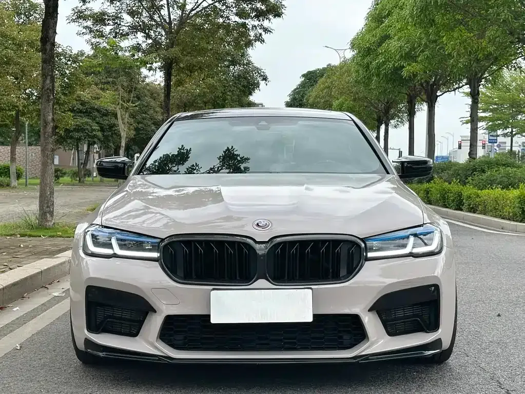 BMW 5 Series — фото 4