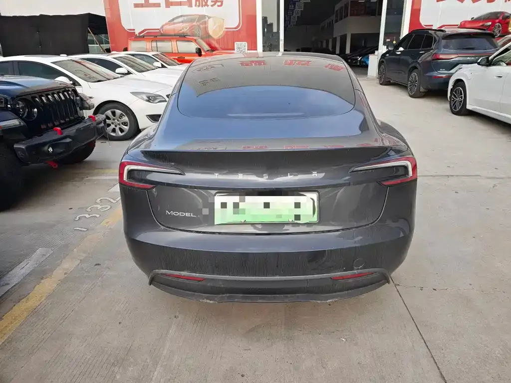 Tesla Model 3 — фото 9