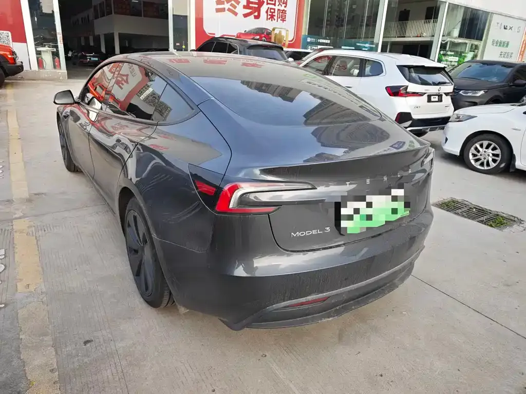 Tesla Model 3 — фото 2