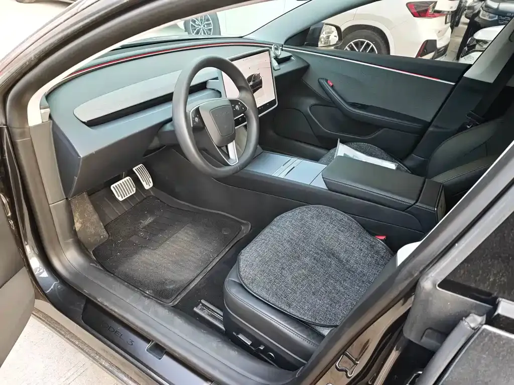 Tesla Model 3 — фото 3