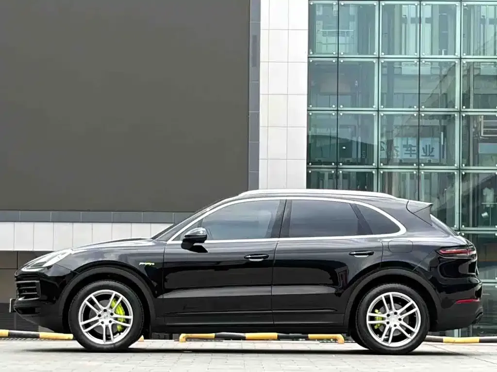 Porsche Cayenne Hybrid — фото 4