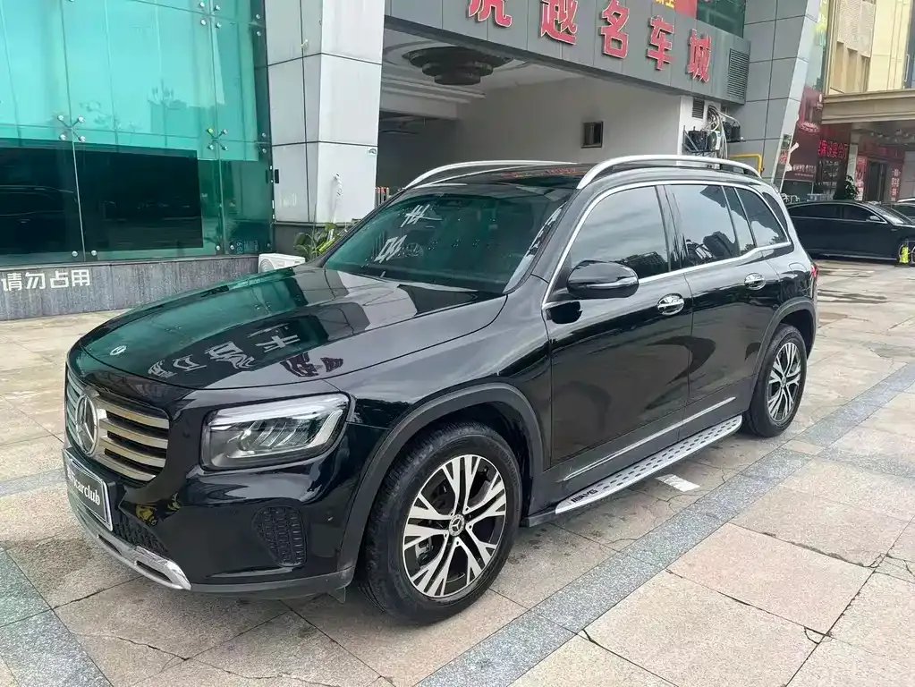 Mercedes-Benz GLB — фото 1