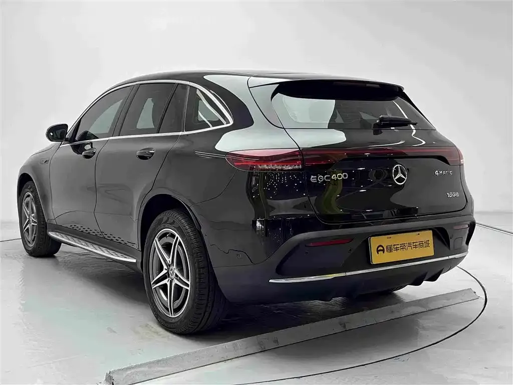 Mercedes-Benz EQC — фото 8