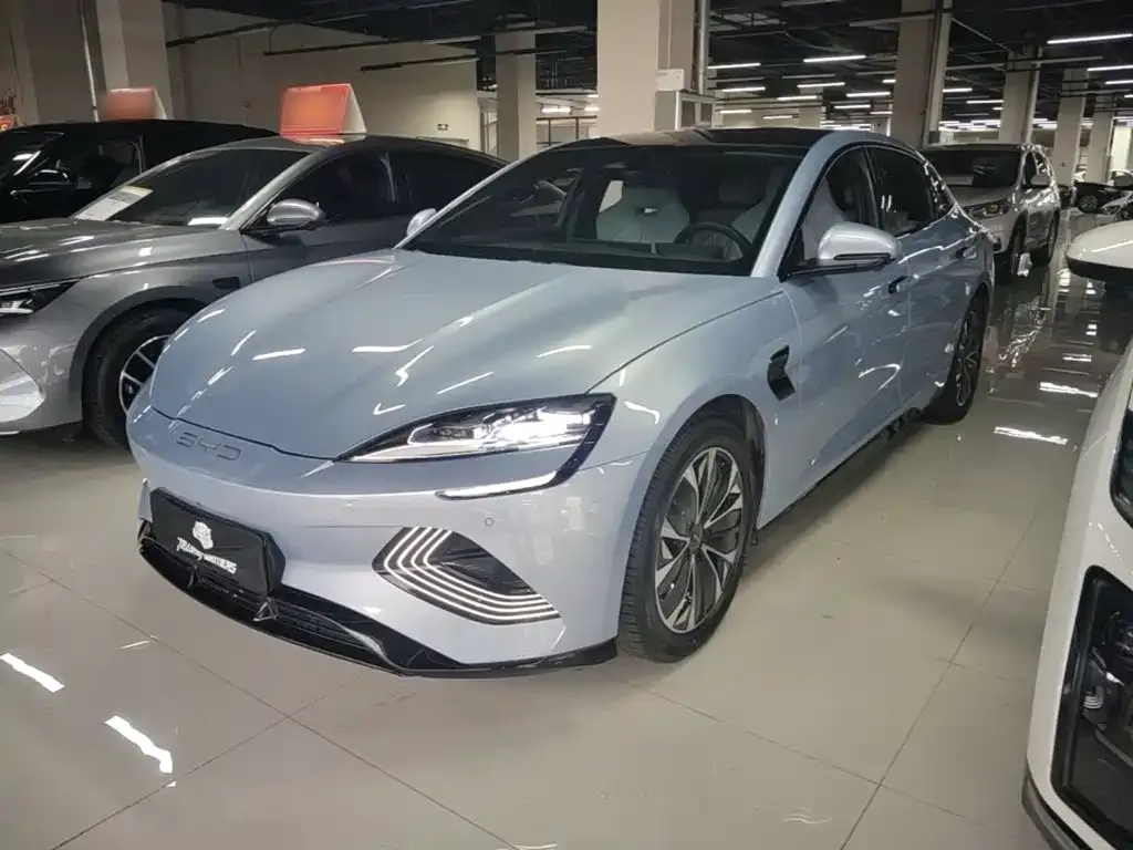 BYD Seal — фото 10