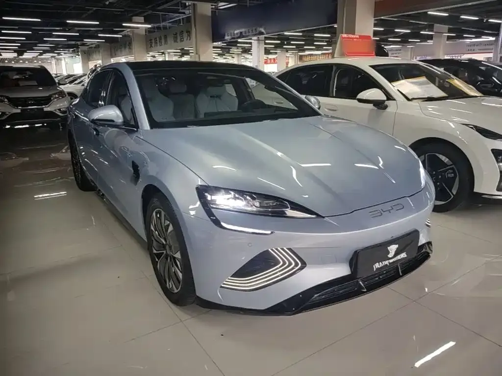 BYD Seal — фото 3