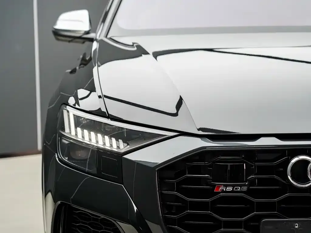 Audi RS Q8 — фото 2