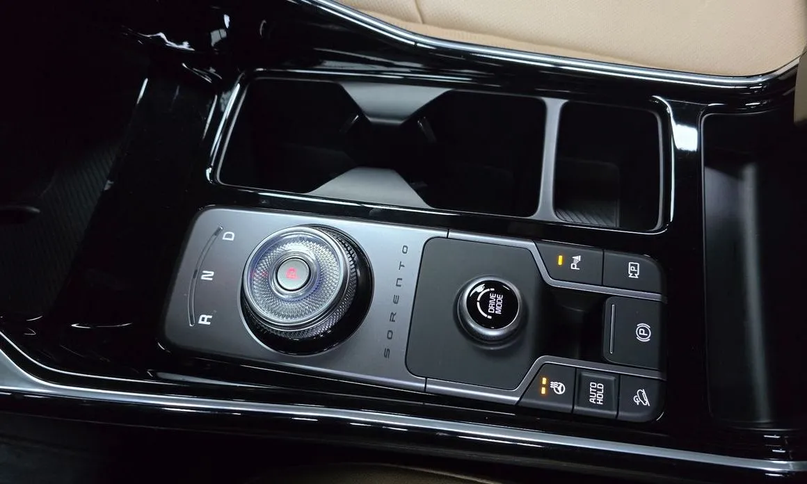 Kia Sorento — фото 6