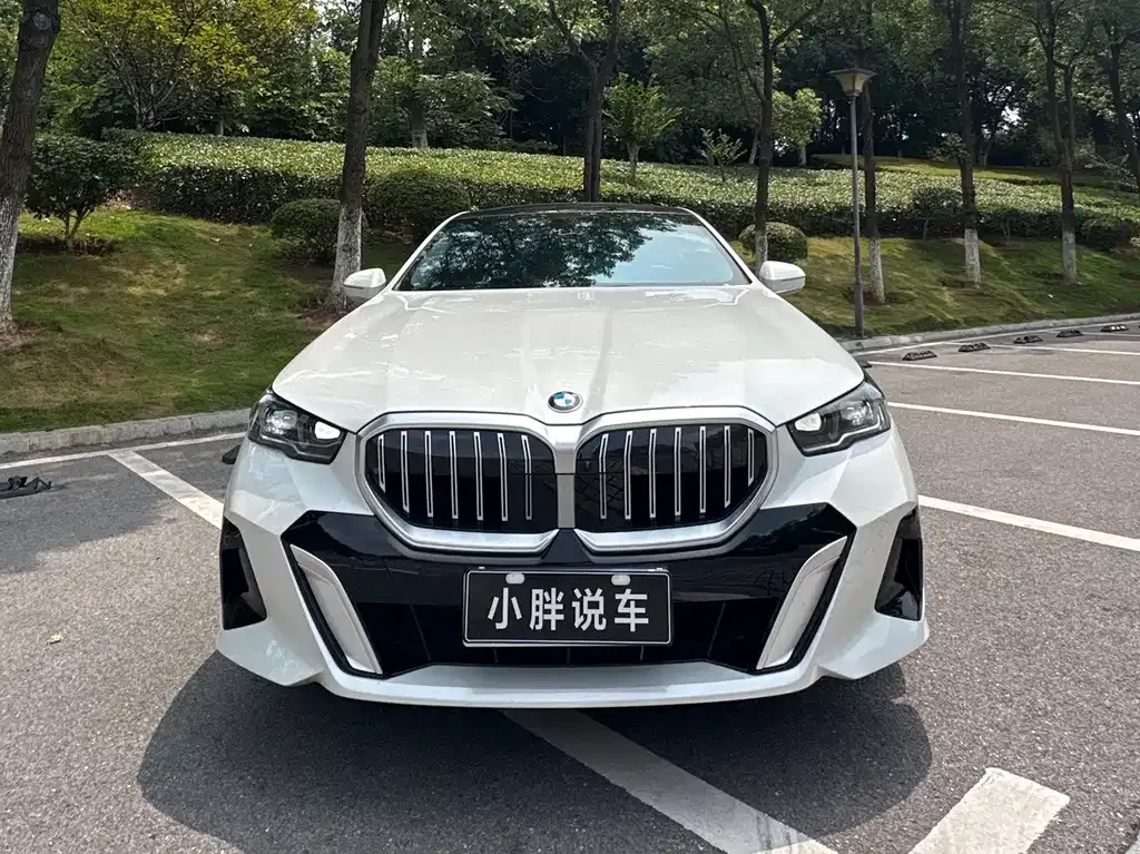 BMW 5 Series — фото 10
