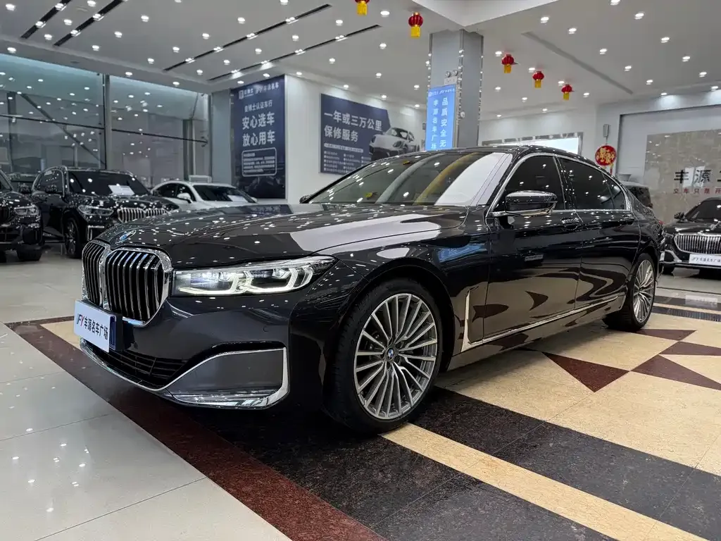BMW 7 Series — фото 1