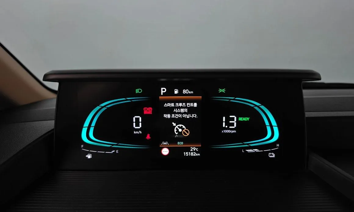Hyundai Staria — фото 2