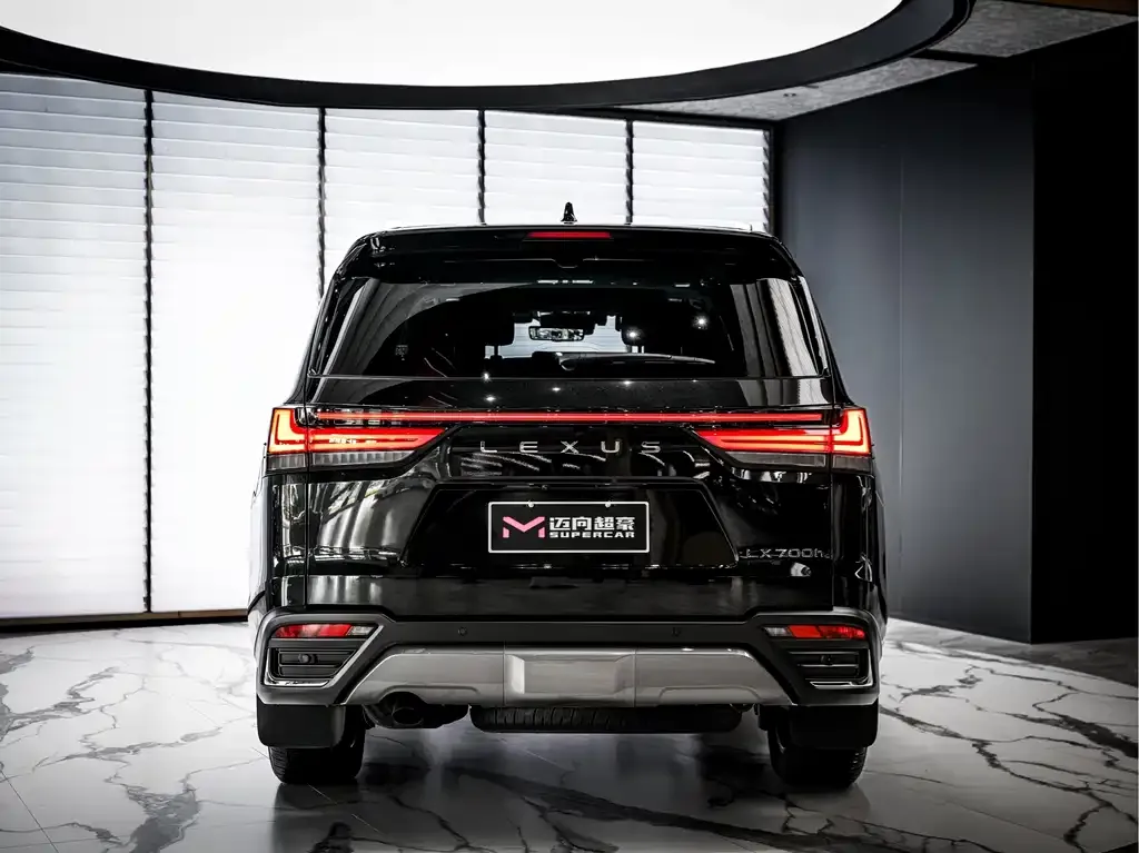 Lexus LX — фото 9