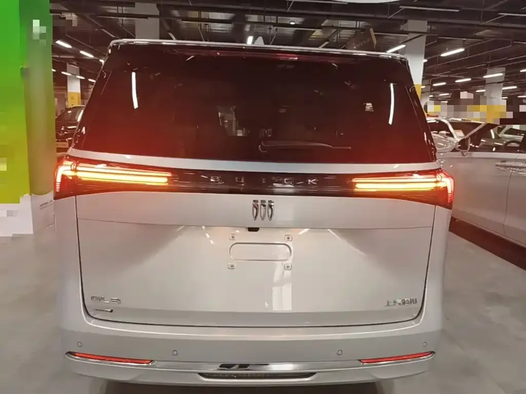 Buick GL8 Hybrid — фото 2