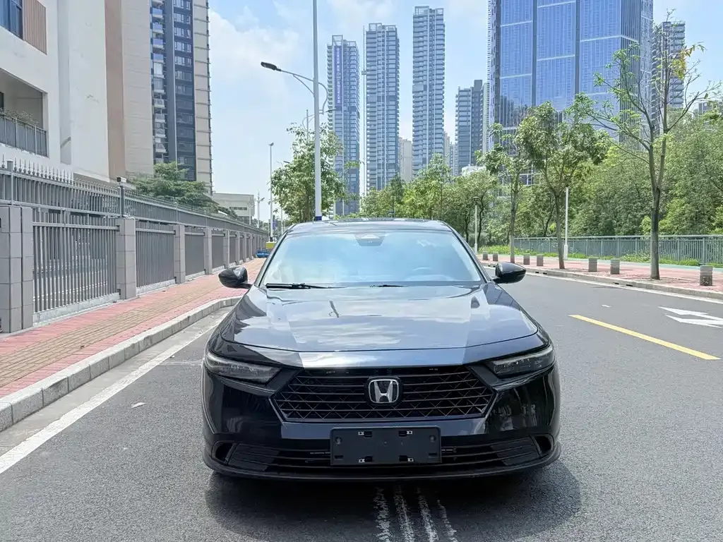 Honda Accord — фото 1