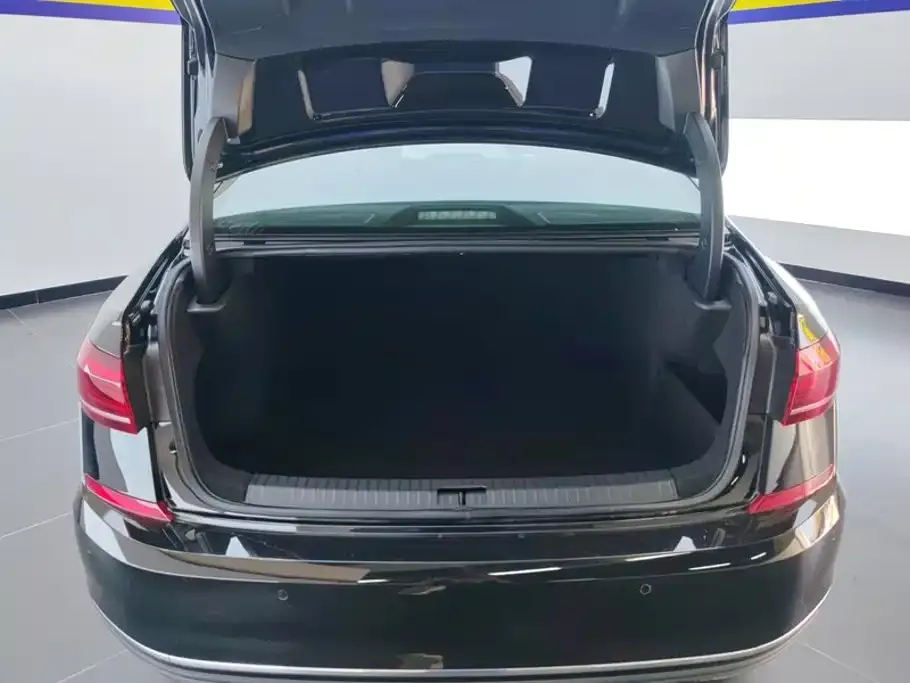 Volkswagen Passat — фото 6