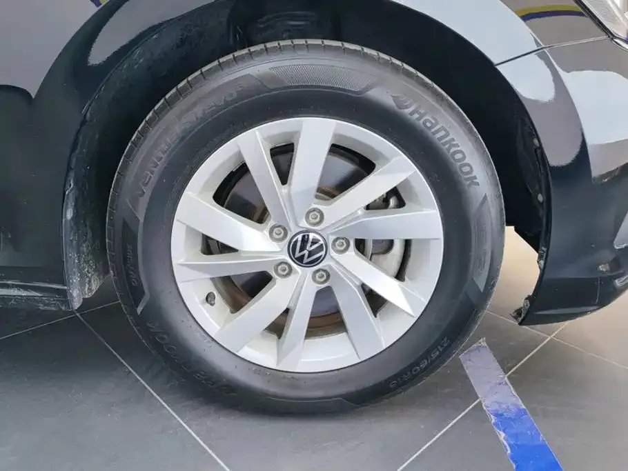Volkswagen Passat — фото 5