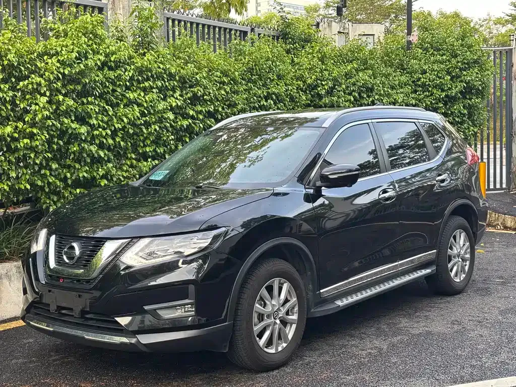 Nissan X-Trail — фото 1