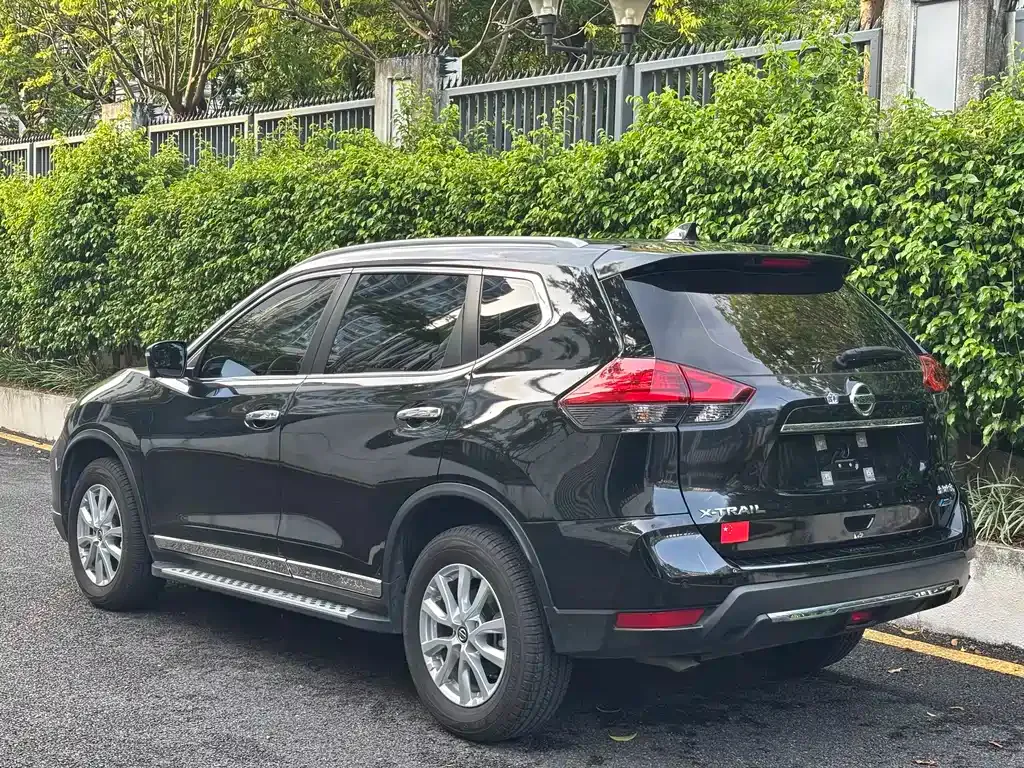Nissan X-Trail — фото 7