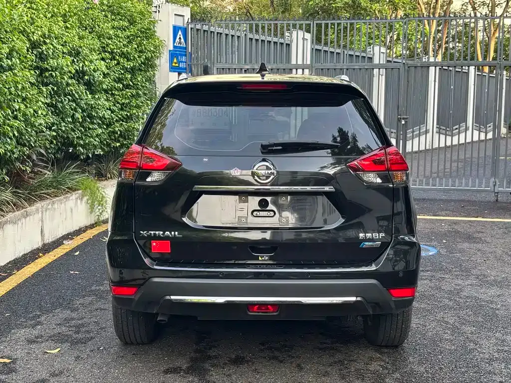 Nissan X-Trail — фото 8