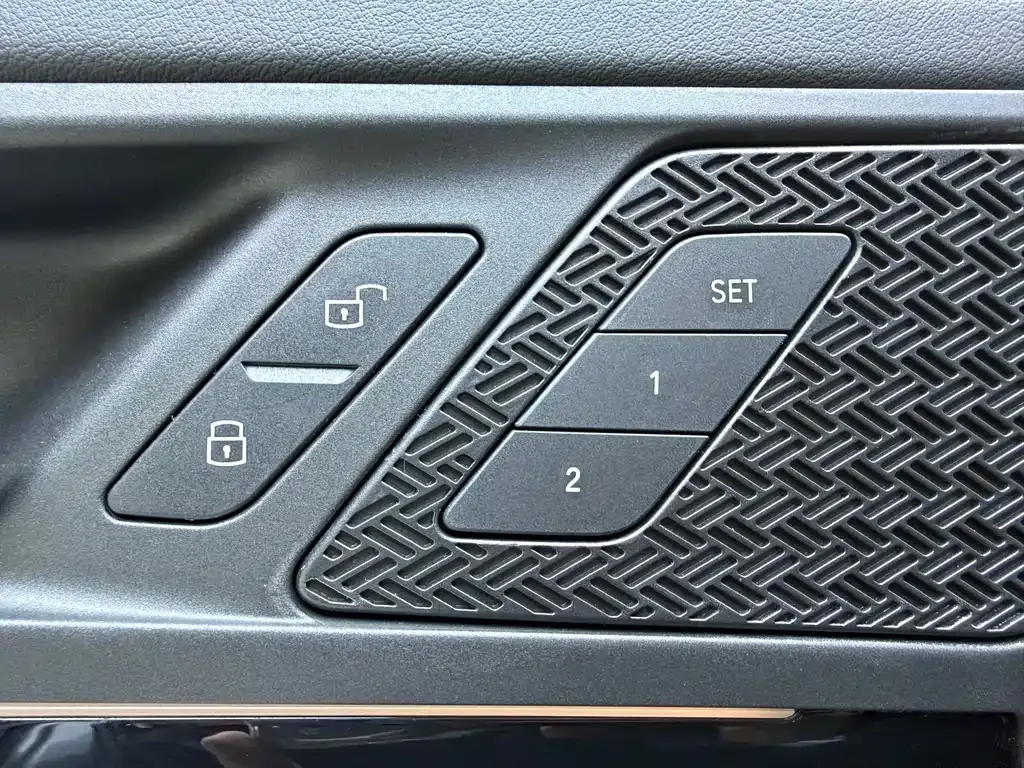 BMW X1 — фото 9