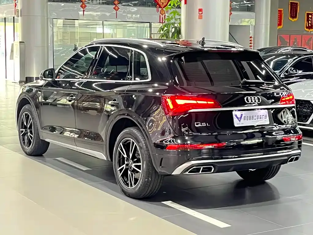 Audi Q5L — фото 4