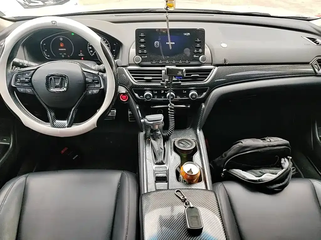 Honda Accord — фото 8