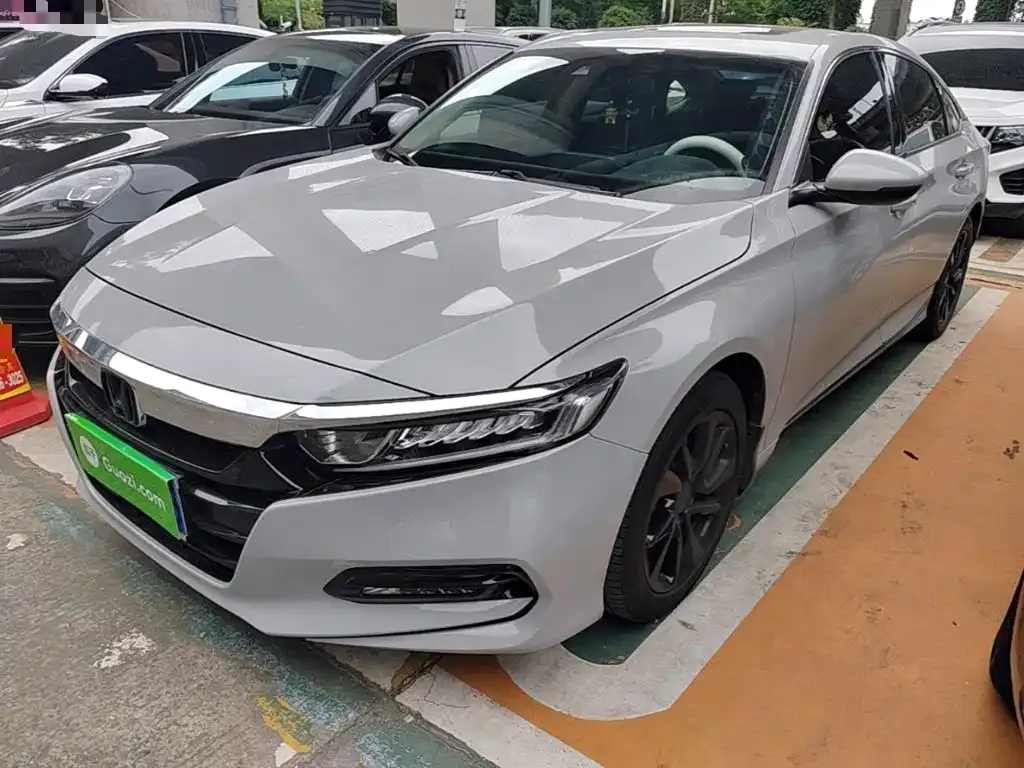 Honda Accord — фото 9