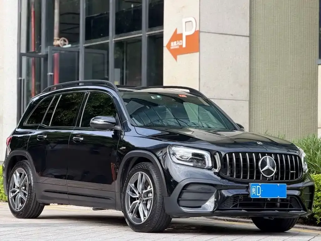 Mercedes-Benz GLB AMG — фото 7