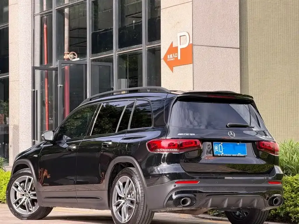 Mercedes-Benz GLB AMG — фото 9
