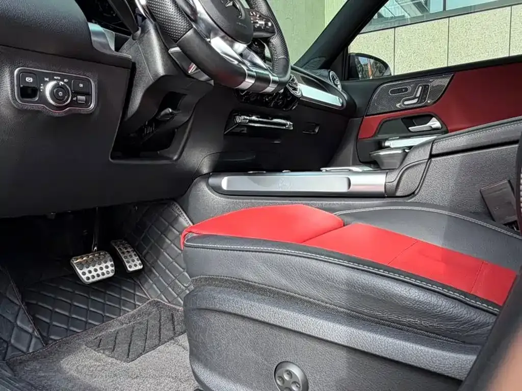 Mercedes-Benz GLB AMG — фото 8