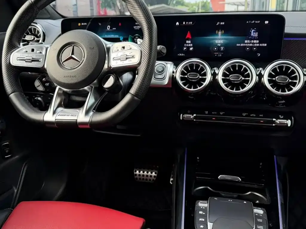Mercedes-Benz GLB AMG — фото 6