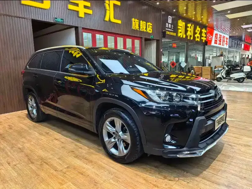 Toyota Highlander — фото 9