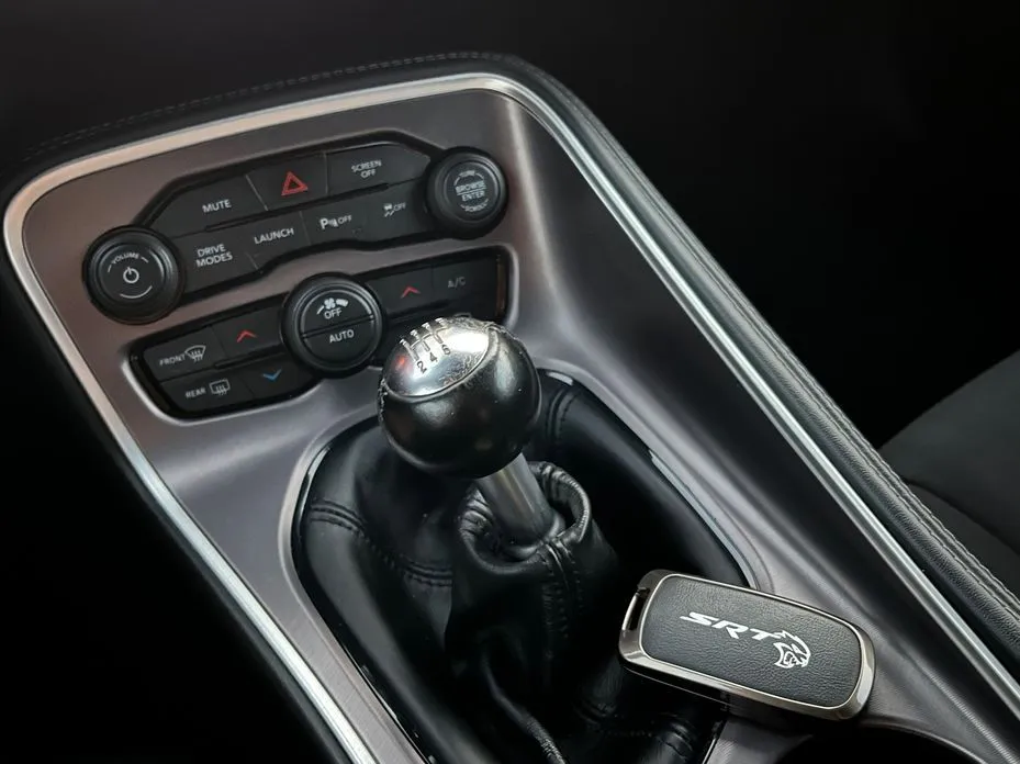 Dodge Challenger — фото 2