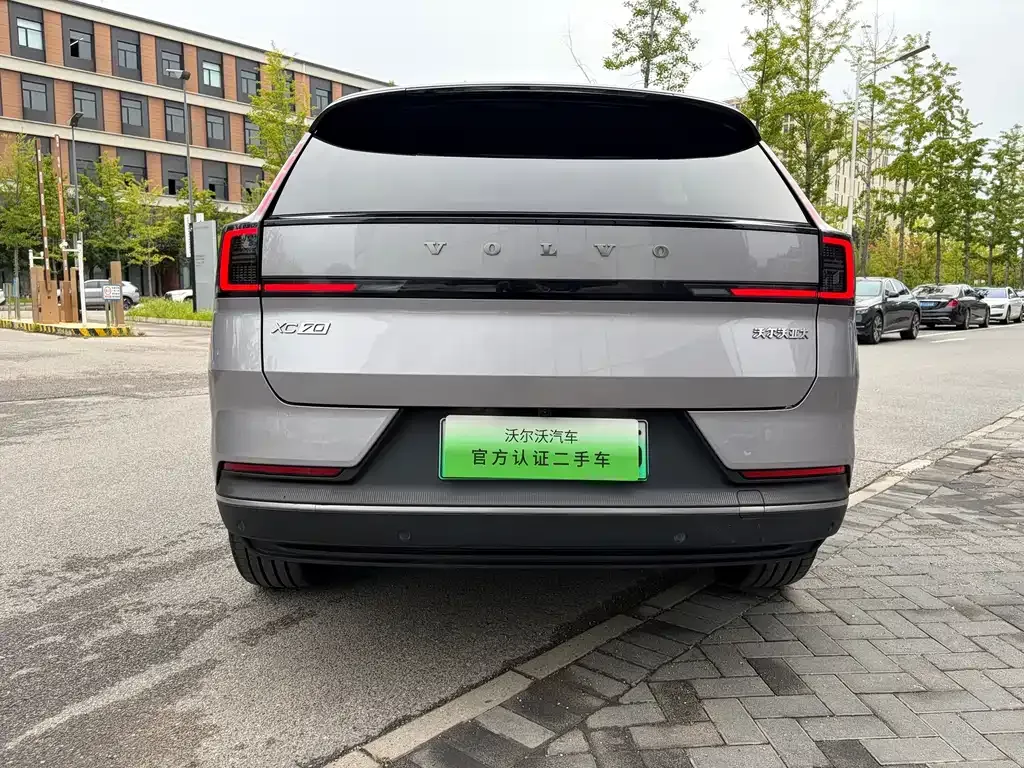 Volvo XC70 Plug-in Hybrid — фото 8