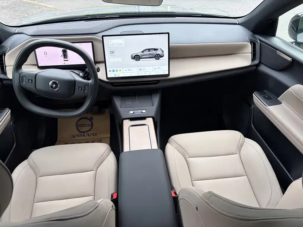 Volvo XC70 Plug-in Hybrid — фото 6