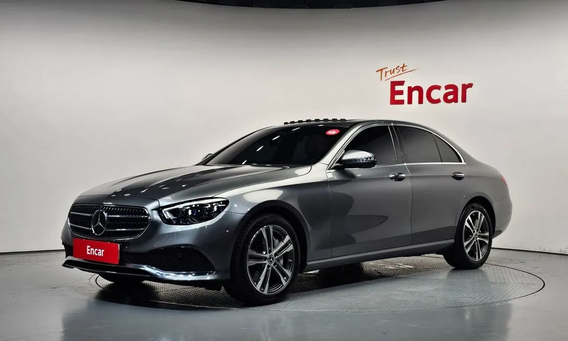 Mercedes-Benz E-Class — фото 1