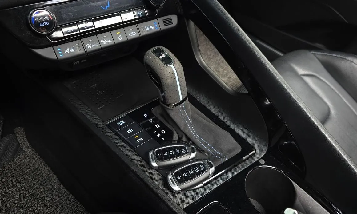 Hyundai AVANTE — фото 9