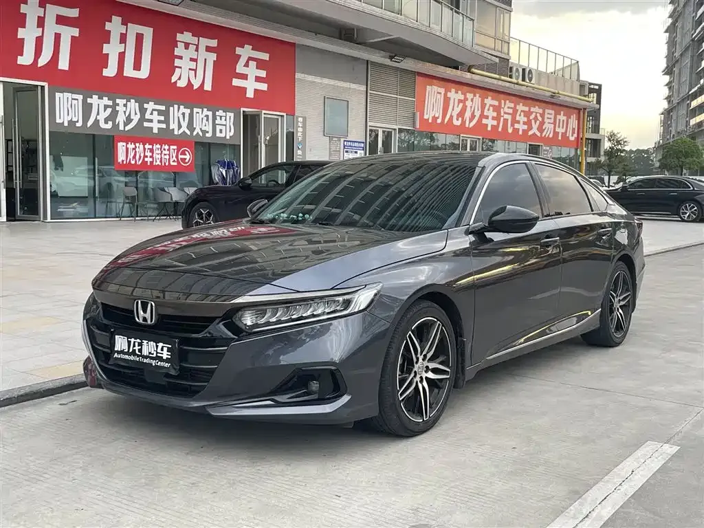 Honda Accord — фото 1