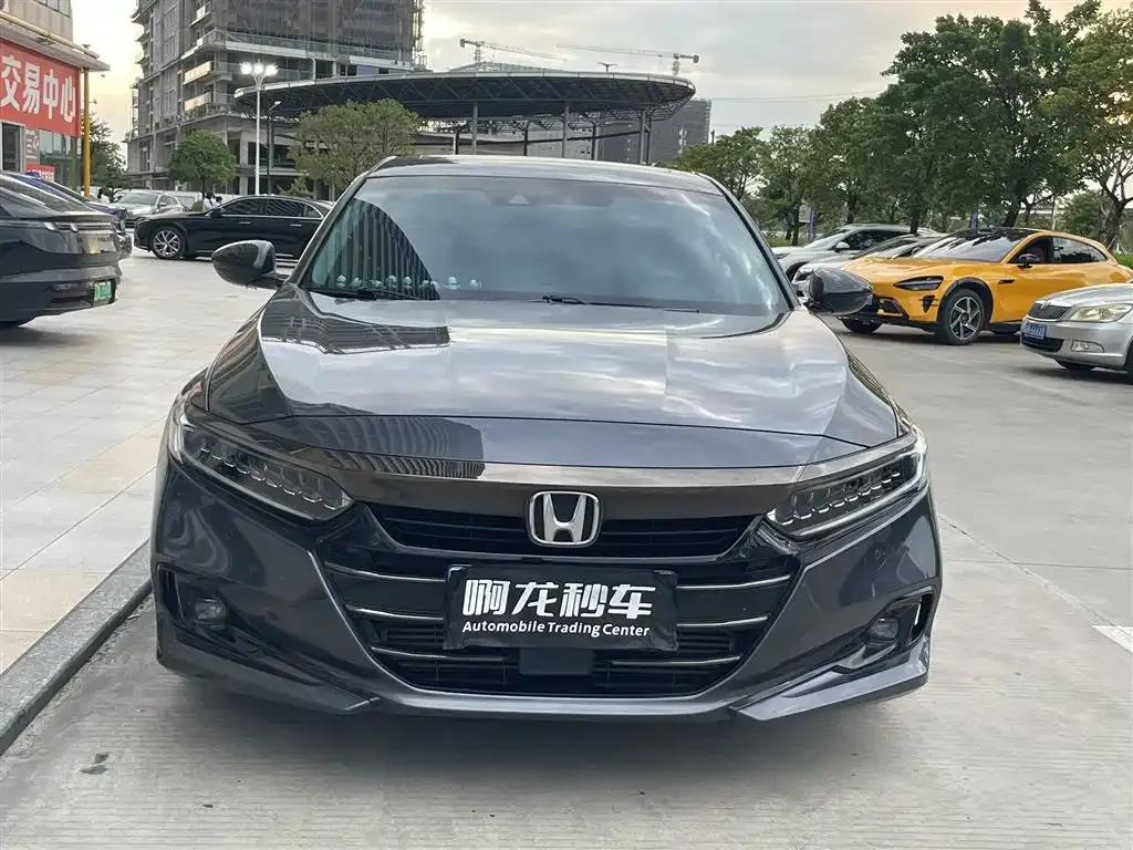 Honda Accord — фото 7