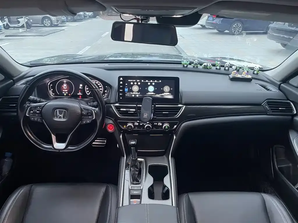 Honda Accord — фото 9